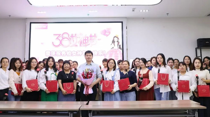 春風十里不如你：雷茨慶祝第100個婦女節！